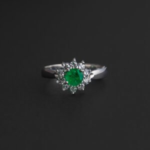 Anillo en oro blanco de 18 Kilates.