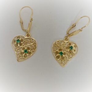 Aretes oro amarillo 18K. Corazón y flores