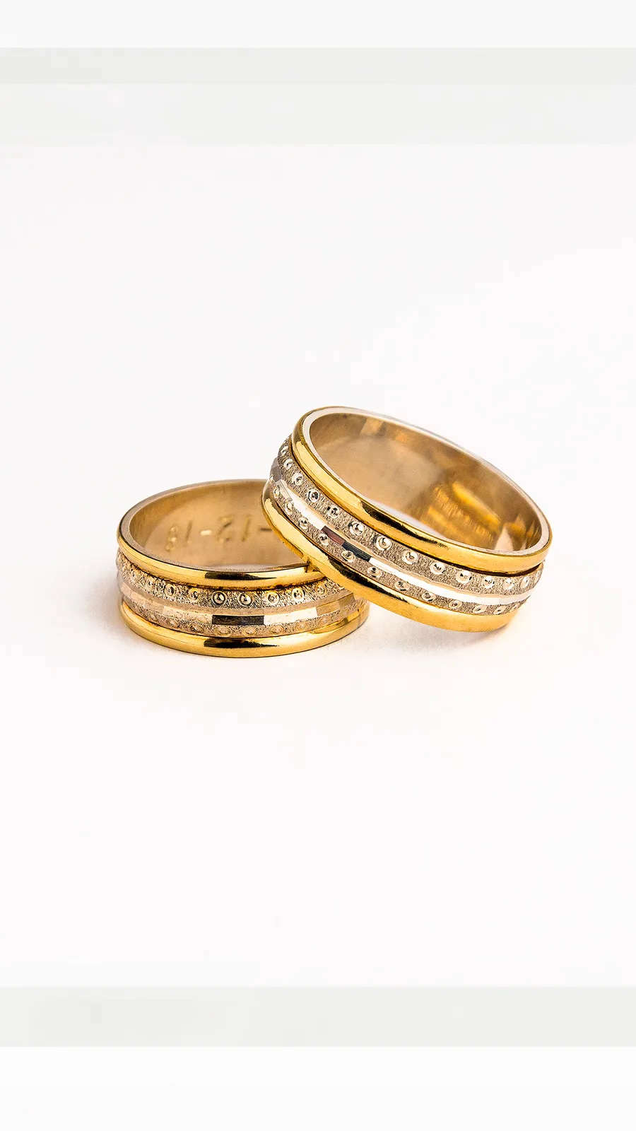 Aretes oro amarillo 18K 2 Aretes oro amarillo 18K