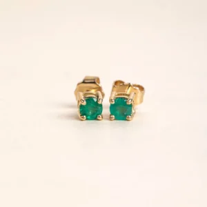 Topos en oro 18K con esmeralda natural