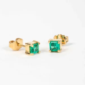 Topos en oro amarillo 18K con esmeralda natural